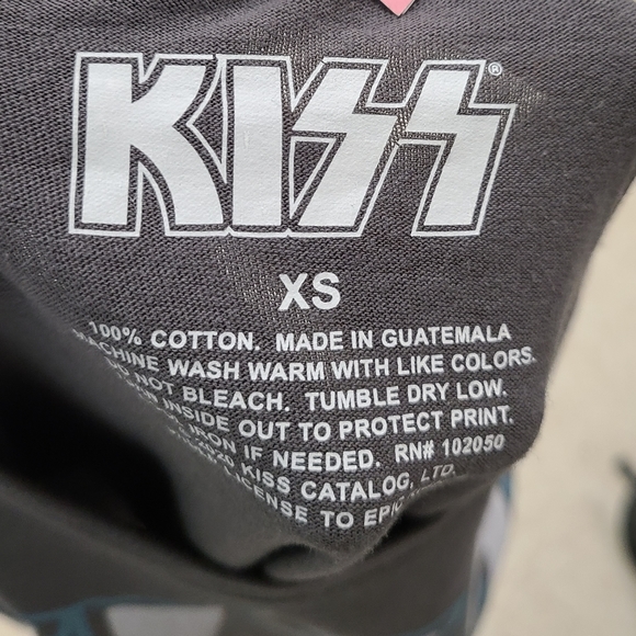 New with Tags KISS Band Tee size XS - Picture 7 of 7